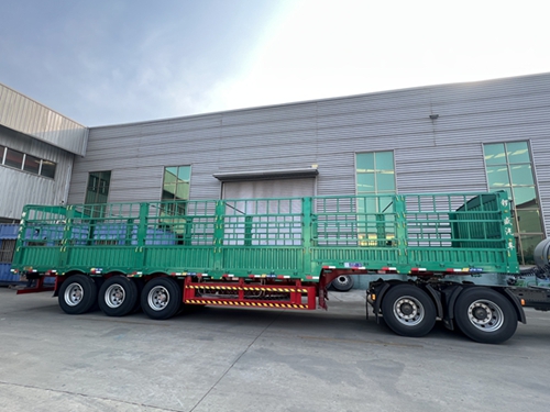 倉柵式運(yùn)輸半掛車廠家